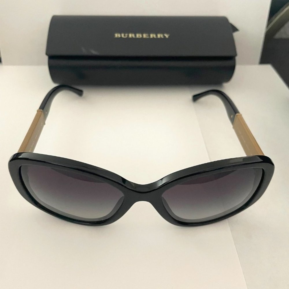 Burberry B 4159 3433/8G Sunglasses Black Classic Plaid with Case